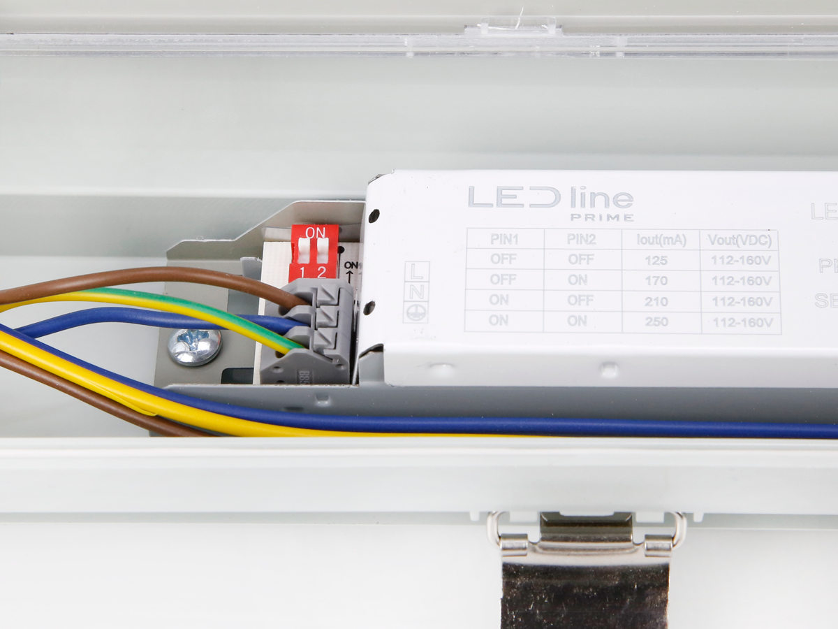 Hermetische armatuur RANGER 3CCT 3K/4K/5K 10-40W 6000lm IP66 120cm grijs PRIME bewegingssensor MV noodmodule LAW 3h AT