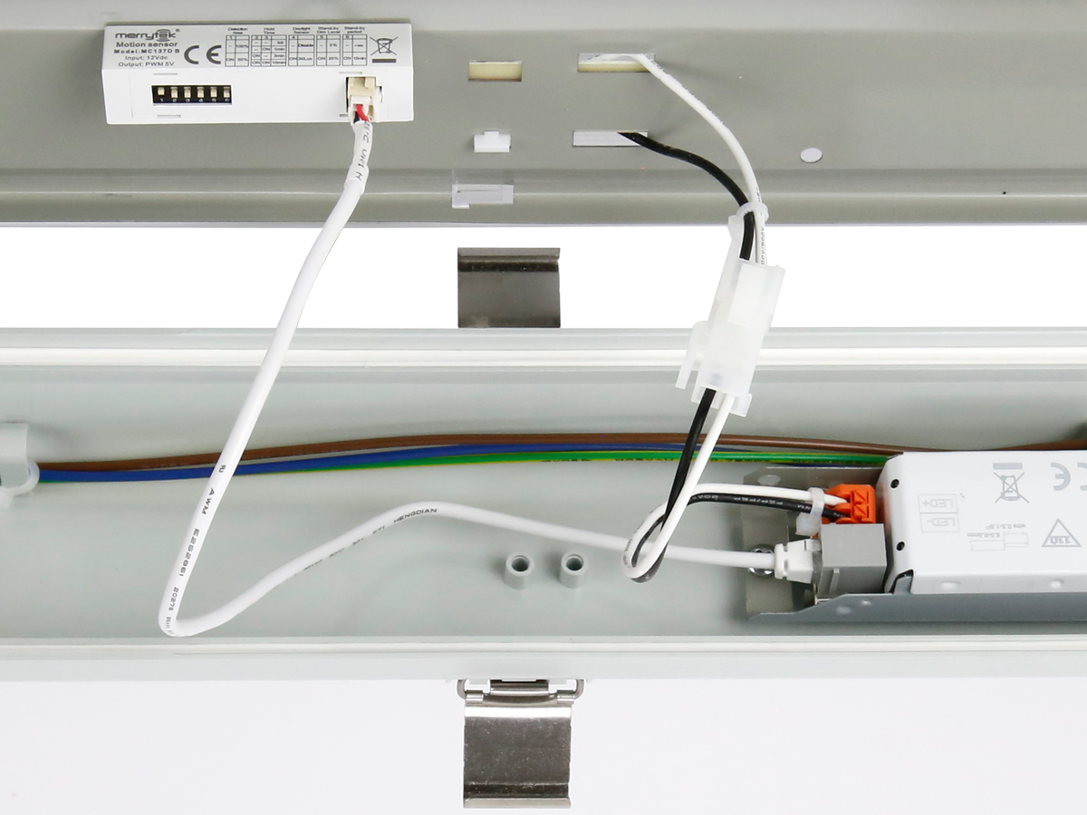 Hermetische armatuur RANGER 3CCT (3/4/5K) 10-40W 6000lm IP66 120cm grijs PRIME bewegingssensor MV